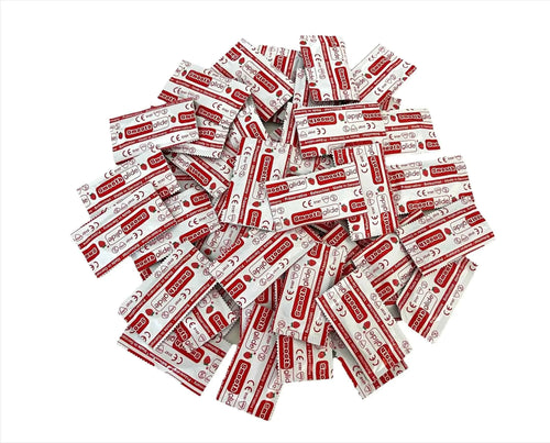 SmoothGLide Red Strawberry Flavored Lubricated Condoms 54mm Latex 50pcs